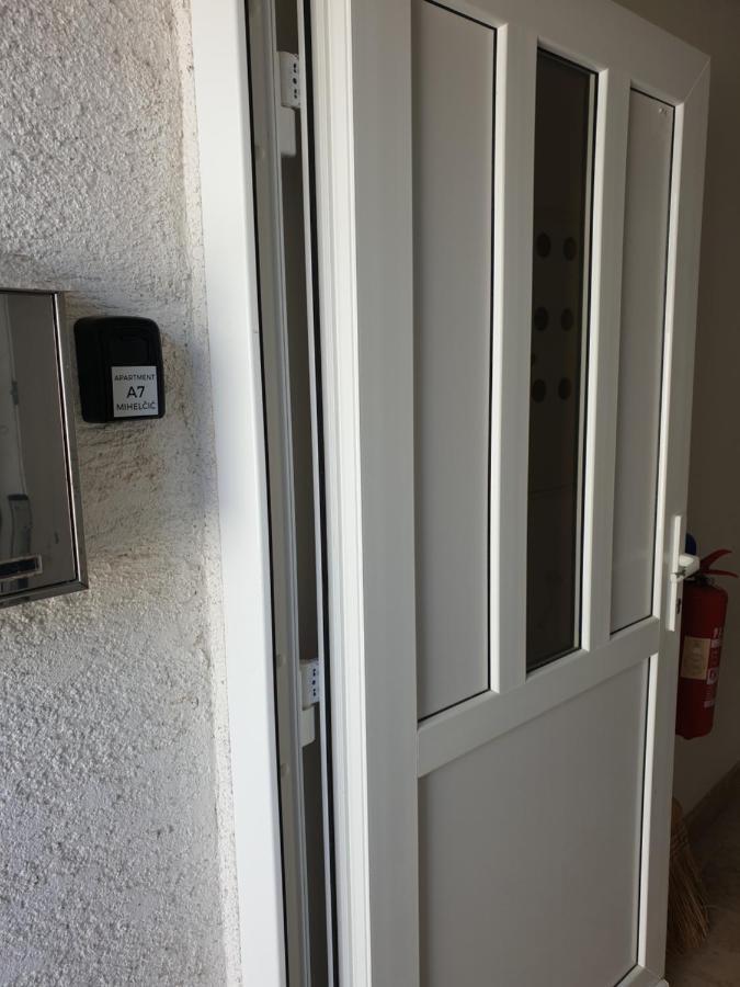Apartman A7 Njivice Bagian luar foto